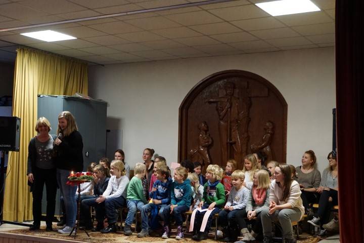 Aufführung der Jungschar am 1. Advent